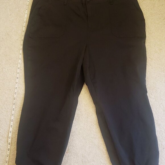 Torrid Jogger Hem Cotton Blend Pull On Black Pants w/Pockets Sz 24 NWT - Picture 12 of 12
